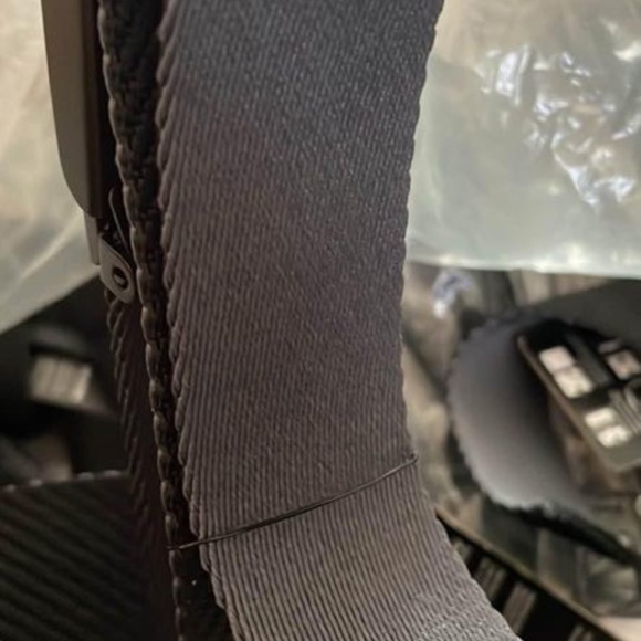 BRAND NEW boy youth under armour golf webbing adjustable reversible black / grey - Picture 5 of 7